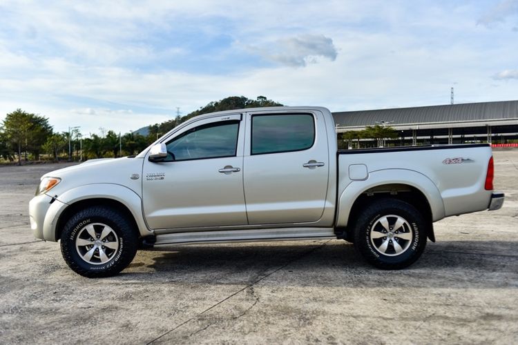 Toyota Hilux Vigo 2005 3.0 E 4WD ดีเซล เกียร์ธรรมดา บรอนซ์ทอง รูปที่ 3