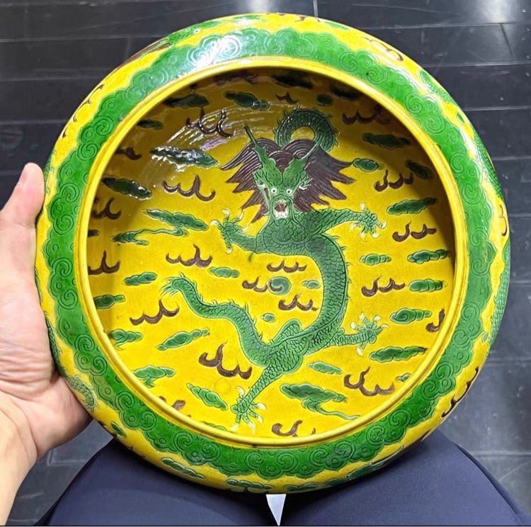✨ชามกระเบื้องเคลือบซานไฉ่  ลวดลายมังกรท่ามกลางเมฆ ประเทศจีน  สมัยราชวงศ์ชิง ยุคกวางซู (ค.ศ. 1875-1908) รูปที่ 2