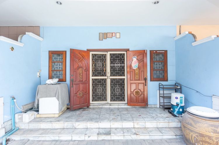 อื่นๆ มีบางส่วน สร้างเสร็จก่อน 2010 ทาวน์เฮ้า3ชั้น รูปที่ 3