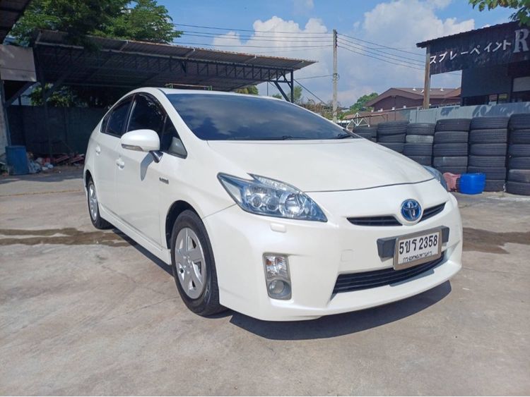 รถ Toyota Prius 1.8 Hybrid Top Grade สี ขาว