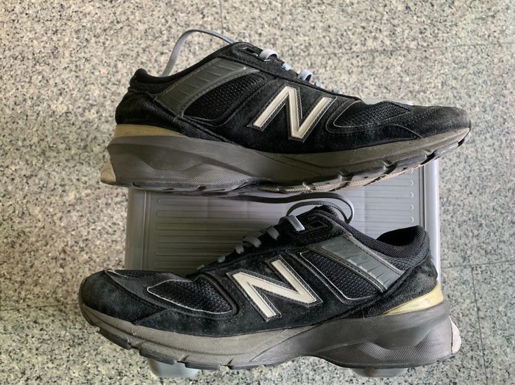 New Balance 990v5 Black  size 10 us  