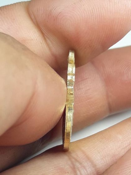 เหรียญหลวงปู่ทิมวัดละหารไร่ รูปที่ 3