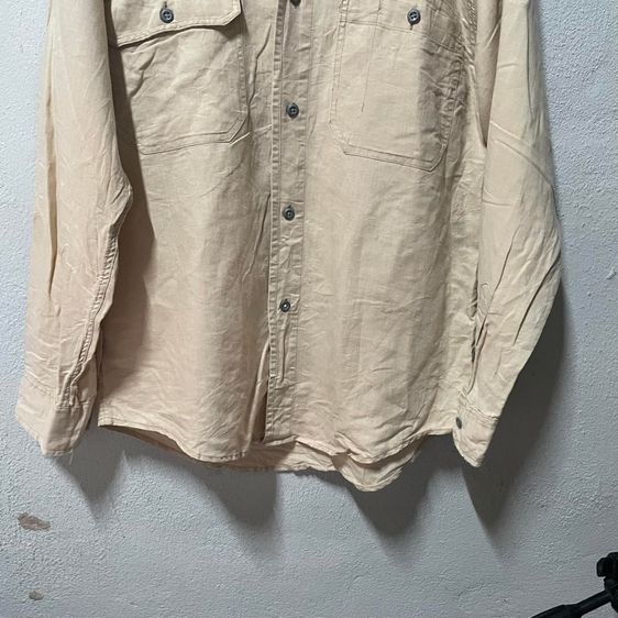 เสื้อเชิ้ต Calvin Klein แท้ 💯 size M ขนาด อก 21.5 ยาว 29  นิ้ว สภาพดีมาก สีเบส ดีเทลสวย เนื้อผ้าดีมากอาดาศผ่านง่าย ใส่สบาย หายากน่าสะสมครับ รูปที่ 3