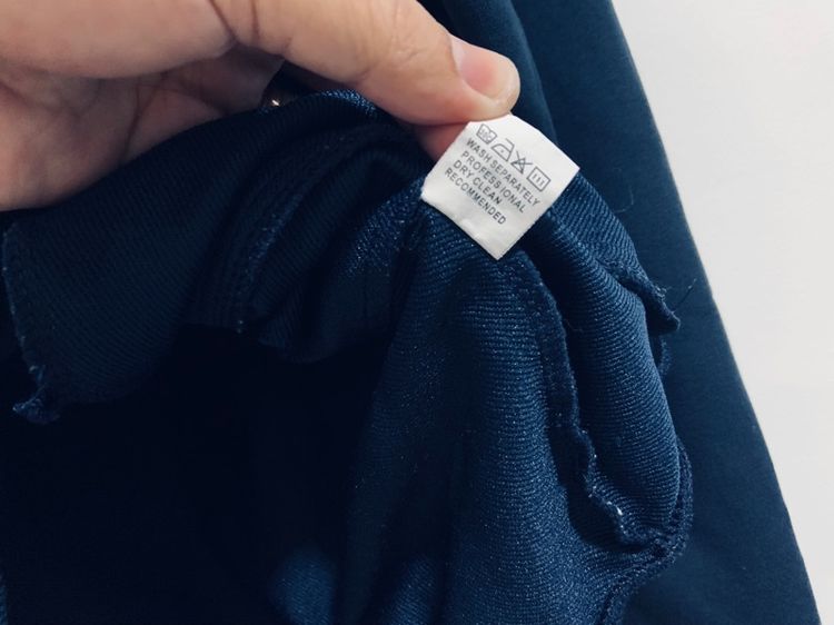 เสื้อแจ็คเก็ต Under Armour แท้ 💯 size M วัดจริงขนาด อก 22 ยาว 26.5 นิ้ว สภาพดี สีกรมเข้ม ดีเทลสวย เนื้อผ้าดีมาก หายากน่าสะสม รูปที่ 6