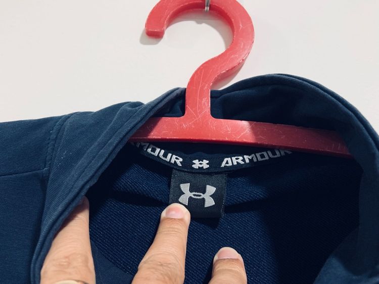 เสื้อแจ็คเก็ต Under Armour แท้ 💯 size M วัดจริงขนาด อก 22 ยาว 26.5 นิ้ว สภาพดี สีกรมเข้ม ดีเทลสวย เนื้อผ้าดีมาก หายากน่าสะสม รูปที่ 5