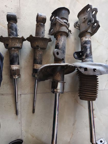 ขายเหมาโช้คและยางรองแท่นเครื่อง crv g3 2007 เครื่อง 2.4 สภาพดี ใช้ได้ปกติ ขายตามสภาพ