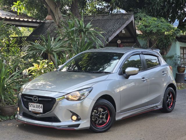 รถ Mazda Mazda 2 1.3 Sports High Connect สี บรอนซ์เงิน