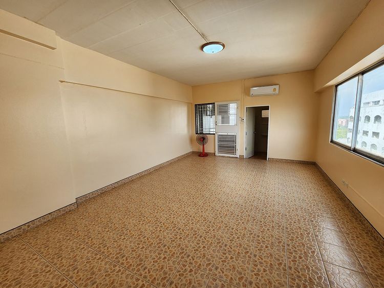 อื่นๆ เลี้ยงสัตว์ได้ มีบางส่วน สร้างเสร็จก่อน 2010 ขายคอนโดติดถนนใหญ่ย่านรังสิต ห้องมุม วิวสวย ห้องเย็น อยู่สบาย รูปที่ 2