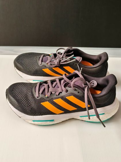 รองเท้าวิ่งผู้ชาย Adidas Solar Glide 5 สีดำขาวลายแทบส้ม รุ่น GX5469 สภาพใหม่  รูปที่ 5