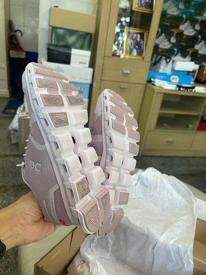 On Cloud 6 สีสวย ไส่แค่ครั้งเดียว รูปที่ 5
