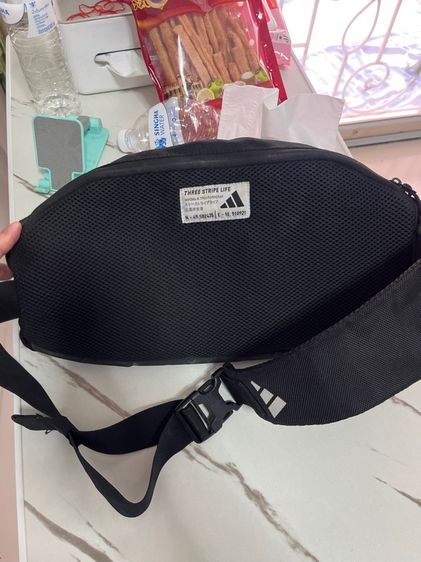 กระเป๋าสะพายข้าง