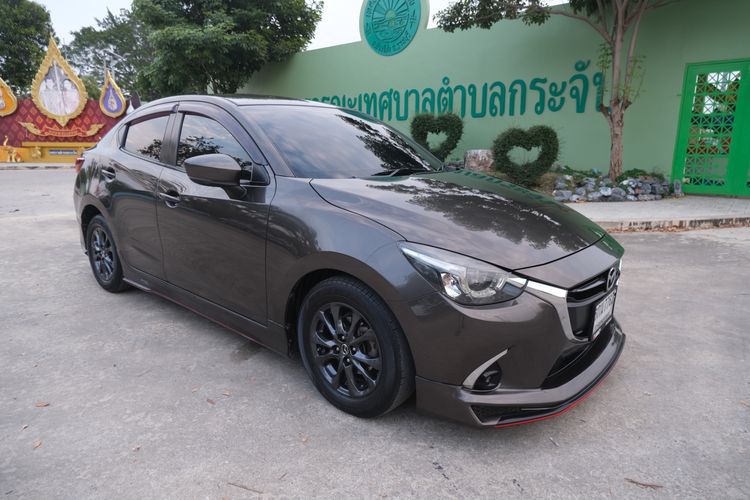 รถ Mazda Mazda 2 1.3 High Plus สี น้ำตาล