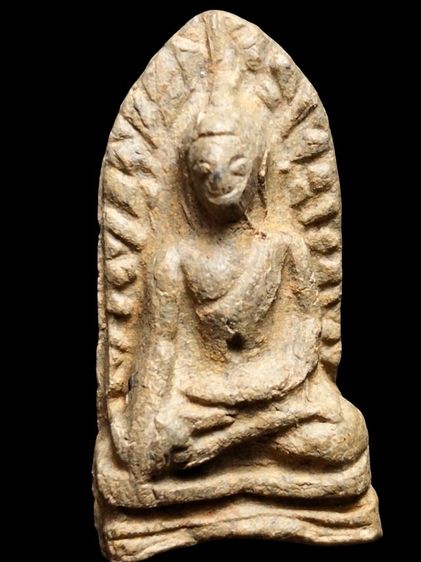 พระรอดลำพูนพิมพ์เล็กเนื้อเขียวหินครกครับ