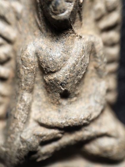 พระรอดลำพูนพิมพ์เล็กเนื้อเขียวหินครกครับ รูปที่ 7