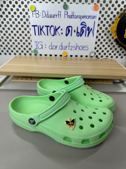 Crocs classic เขียวไอติมมะนาวมือ2ของแท้ รูปที่ 2