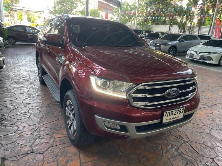 รถ Ford Everest 2.0 Titanium สี แดง
