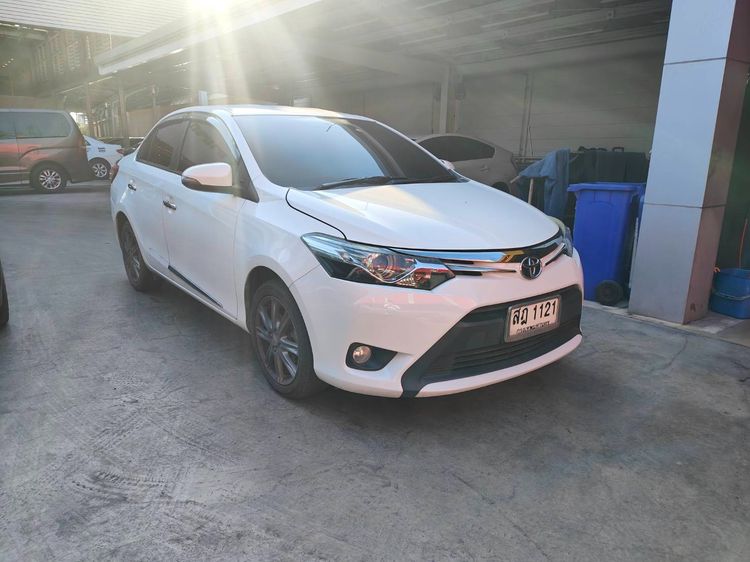 รถ Toyota Vios 1.5 S สี ขาว
