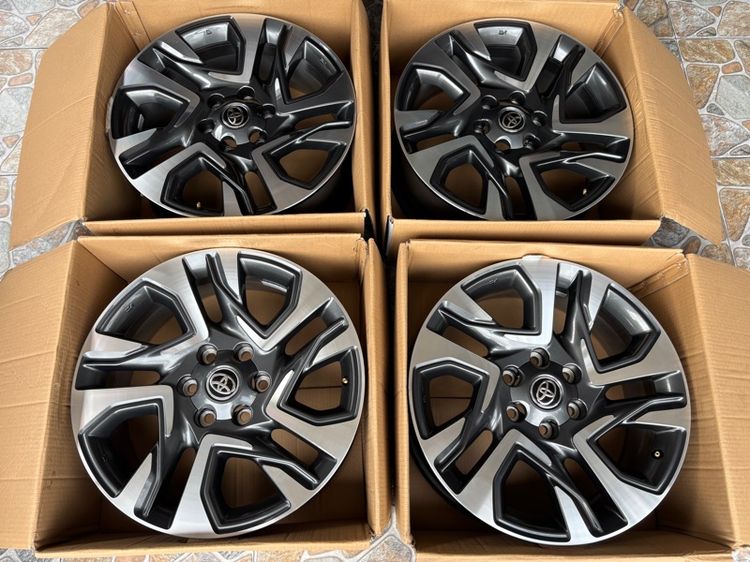 ล้อ Toyota fortuner Legender 20 (ป้ายแดง)