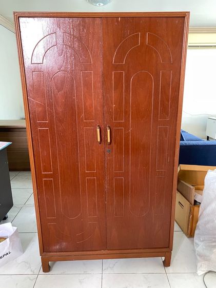 ตู้ไม้อัดสัก