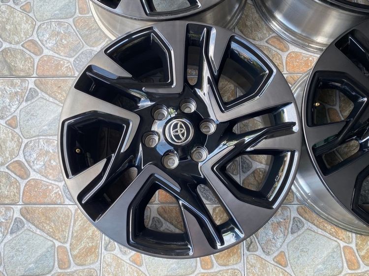 ล้อ Toyota fortuner Legender gr 20 รูปที่ 2