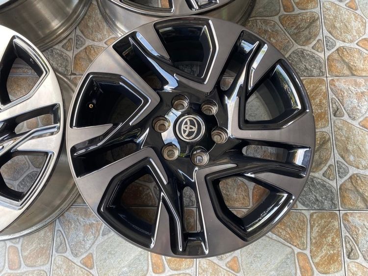 ล้อ Toyota fortuner Legender gr 20 รูปที่ 3