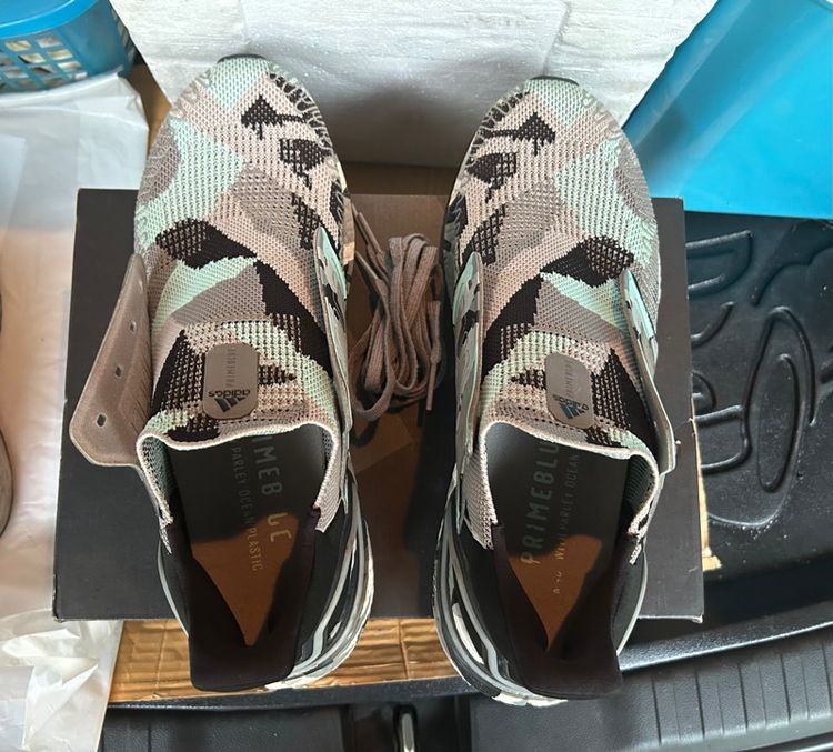 รองเท้า adidas รูปที่ 2