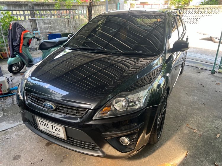 รถ Ford Focus 2.0 Sport สี ดำ