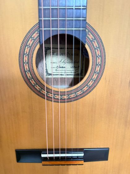 กีต้าร์และกระเป๋าใส่ครบชุด รูปที่ 3