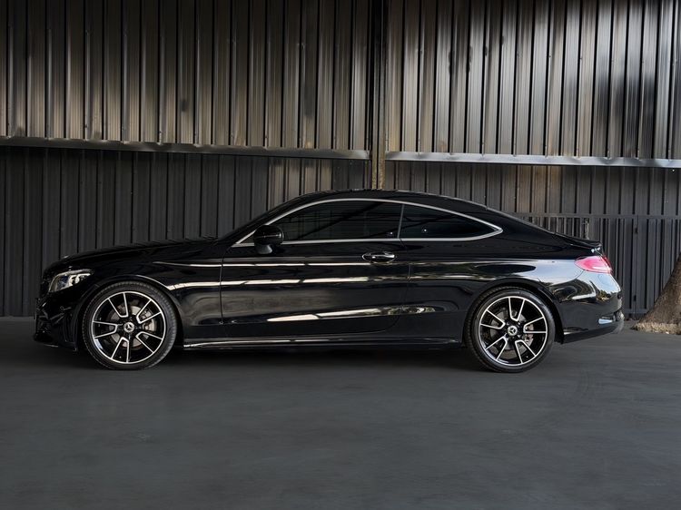 Mercedes-Benz C-Class 2024 C200 Sedan เบนซิน เกียร์อัตโนมัติ ดำ รูปที่ 4