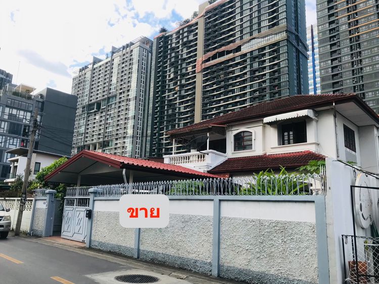 อื่นๆ มีบางส่วน สร้างเสร็จก่อน 2010 ขายบ้านเดี่ยว 2 ชั้น ทำเลทอง ลาดพร้าว ซอย 1 ใกล้ ยูเนียนมอลล์