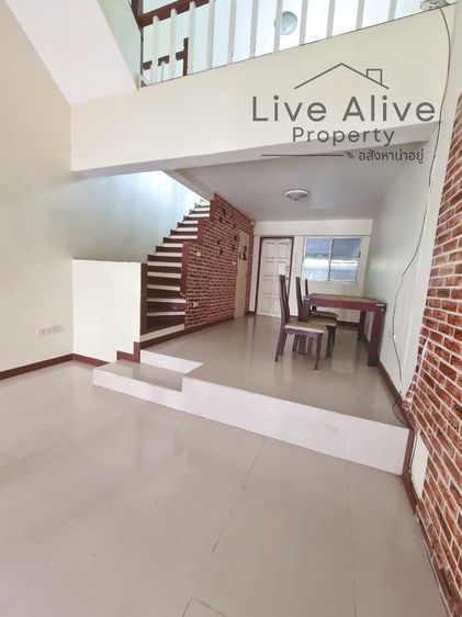 อื่นๆ มีบางส่วน S-0016 ขายด่วน ทาวน์โฮมแถวอ่อนนุช80 พัฒนาการ บ้านเปล่าเหมาะสำหรับทำรีโนเวทเพื่ออยู่อาศัยเอง ทำเลดีมาก รูปที่ 3