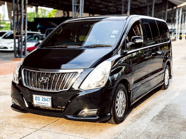 Hyundai H-1  2018 2.5 Deluxe Utility-car ดีเซล ไม่ติดแก๊ส เกียร์อัตโนมัติ ดำ