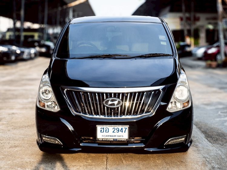 Hyundai H-1  2018 2.5 Deluxe Utility-car ดีเซล ไม่ติดแก๊ส เกียร์อัตโนมัติ ดำ รูปที่ 2