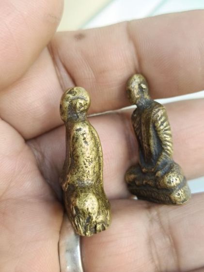 หลวงพ่อพรหม วัดช่องแค
หลวงพ่อเดิม วัดหนองโพธิ์
 รูปที่ 3