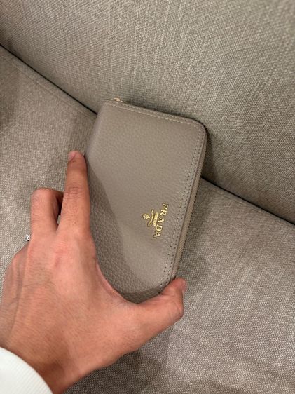 PRADA Wallet รูปที่ 4