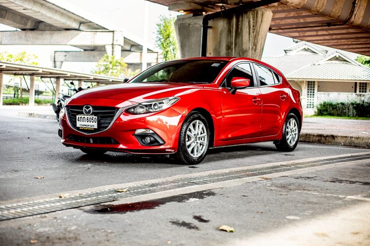 Mazda Mazda3 2015 2.0 C Sedan เบนซิน เกียร์อัตโนมัติ แดง รูปที่ 3