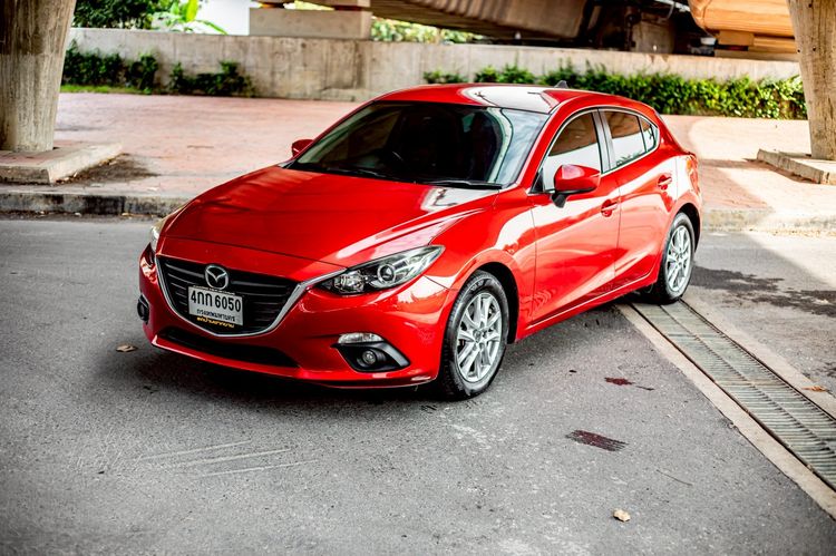 Mazda Mazda3 2015 2.0 C Sedan เบนซิน เกียร์อัตโนมัติ แดง รูปที่ 2