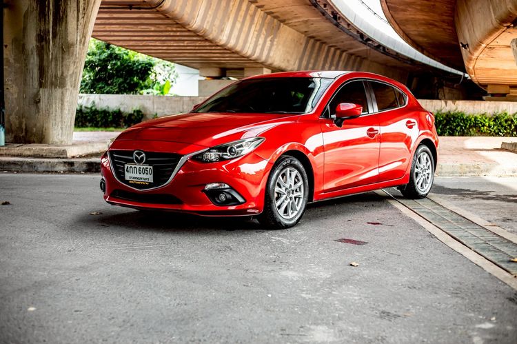 รถ Mazda Mazda3 2.0 C สี แดง