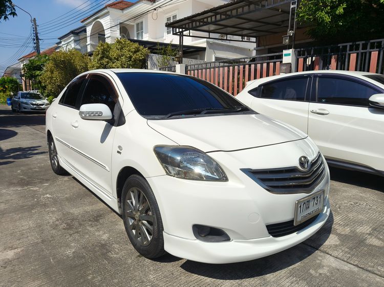 รถ Toyota Vios 1.5 E สี ขาว