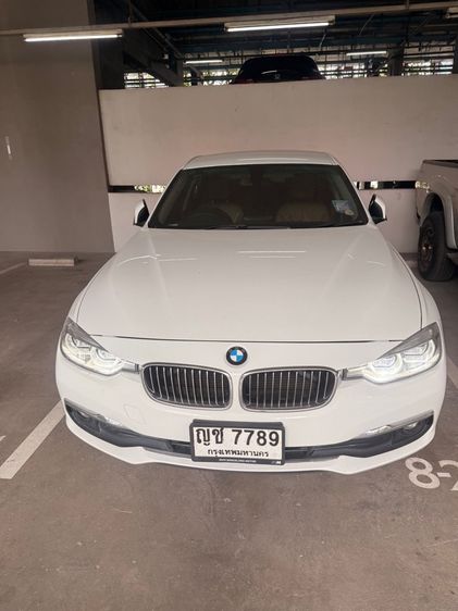 BMW Series 3 2017 320d Sedan ดีเซล ไม่ติดแก๊ส เกียร์อัตโนมัติ ขาว