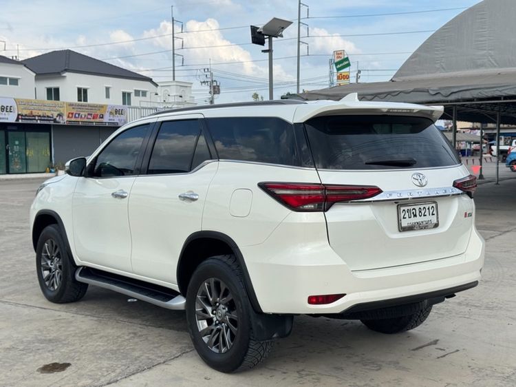 Toyota Fortuner 2021 2.4 V 4WD Utility-car ดีเซล ไม่ติดแก๊ส เกียร์อัตโนมัติ ขาว รูปที่ 4