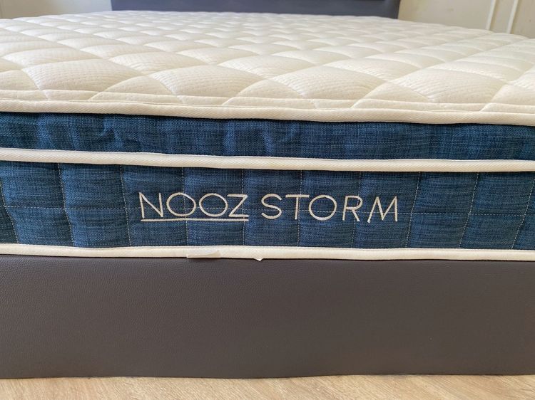 เตียง 5 ฟุต เบาะหนัง สีเทา ที่นอน 5 ฟุต ยี่ห้อ nooz storm หนา 8 นิ้ว รูปที่ 7