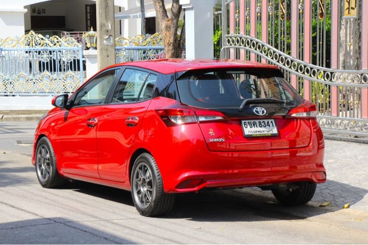 Toyota Yaris 2019 1.2 J Sedan เบนซิน เกียร์อัตโนมัติ แดง รูปที่ 4