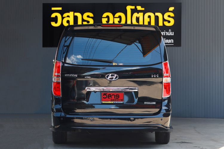 Hyundai H-1  2017 2.5 Deluxe Van ดีเซล ไม่ติดแก๊ส เกียร์อัตโนมัติ ดำ รูปที่ 3
