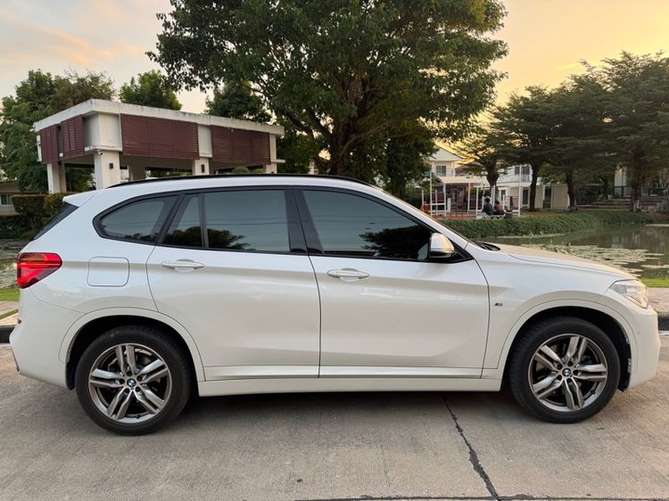 BMW X1 2020 2.0 sDrive20d M Sport Utility-car ดีเซล ไม่ติดแก๊ส เกียร์อัตโนมัติ ขาว รูปที่ 3
