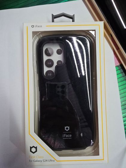 เคส samsung Galaxy S 24 Ultra ของแท้ แบรนด์ iFace สวยงามมากๆ สภาพเหมือนมือ1 มีรอยขนแมวนิดๆมองแทบไม่เห็น เพราะเป็นเคสแบบมันเงา สนใจทักได้ครับ