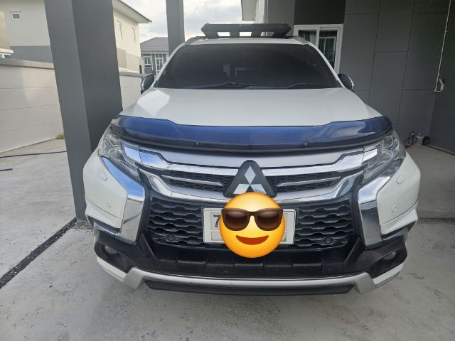 รถ Mitsubishi Pajero Sport 2.4 GT Premium สี ขาว