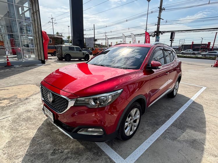 รถ MG ZS 1.5 D สี แดง