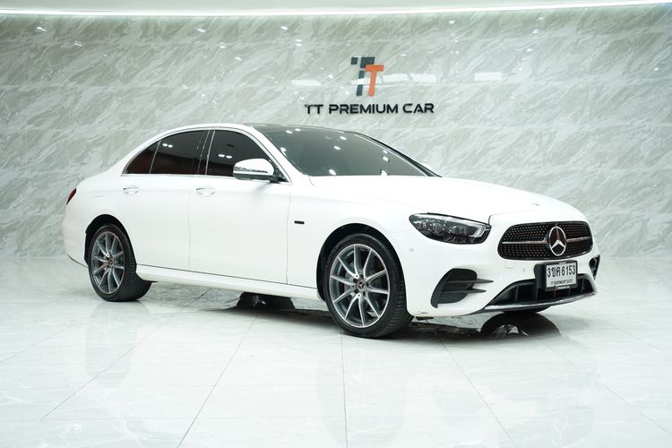 Mercedes-Benz E-Class 2022 E300 Sedan เบนซิน เกียร์อัตโนมัติ ขาว