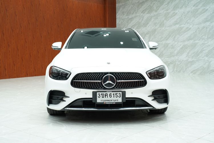Mercedes-Benz E-Class 2022 E300 Sedan เบนซิน เกียร์อัตโนมัติ ขาว รูปที่ 3